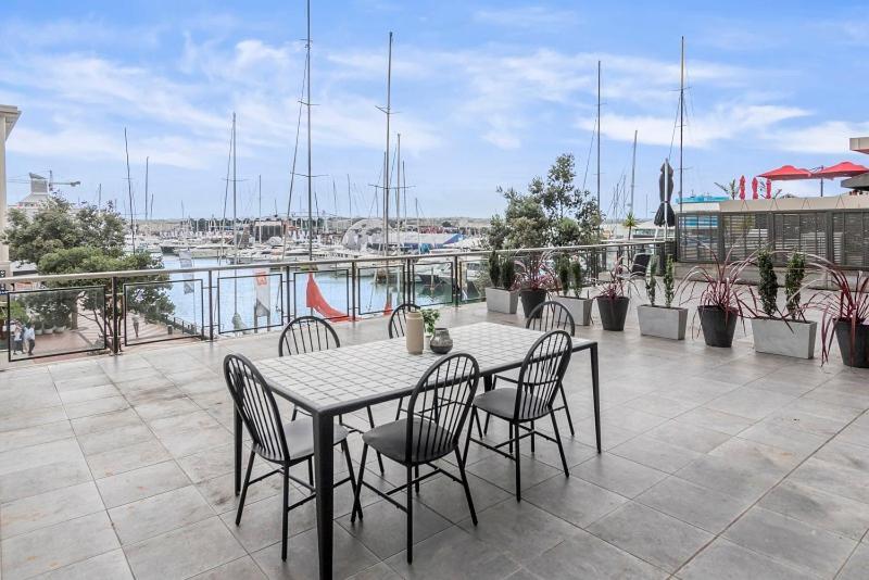 Cbd Viaduct Harbour Resort Auckland Esterno foto